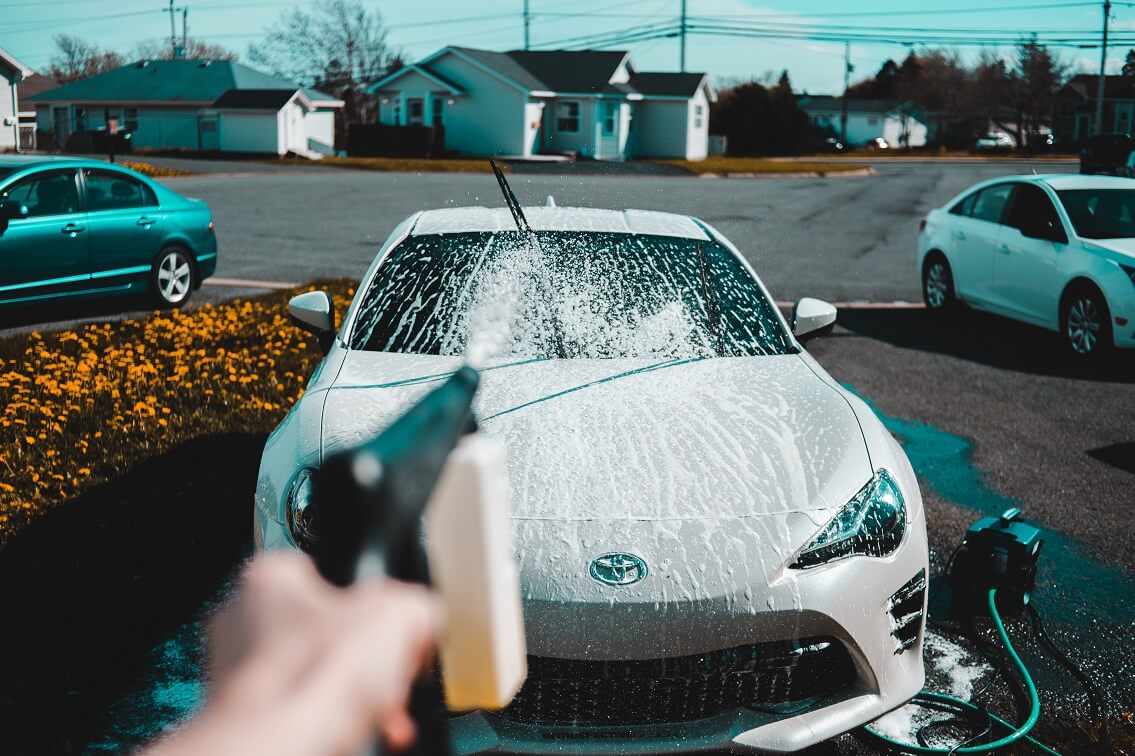 Mycie i czyszczenie samochodu
